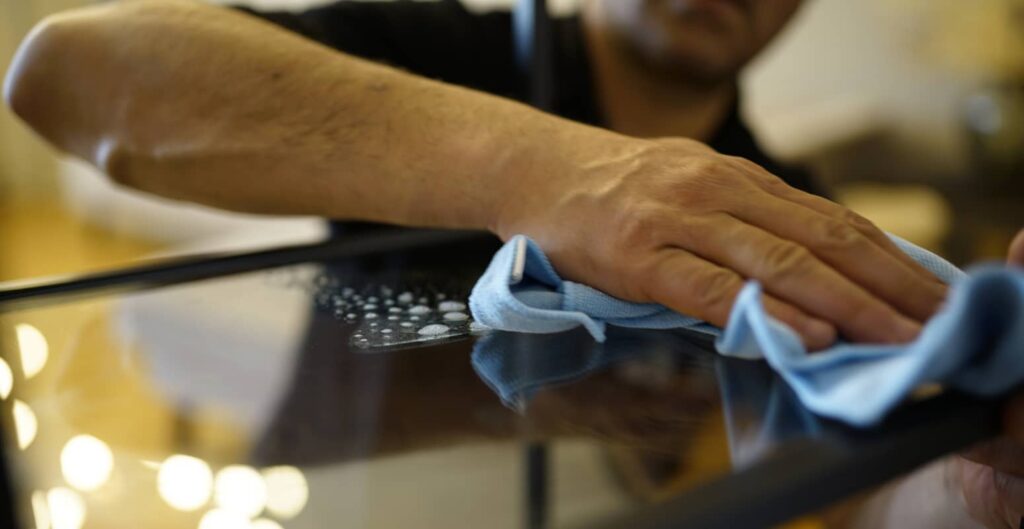 Beitragsbild: Einmalige Putzhilfe gesucht – Achtung vor schwarzen Schafen